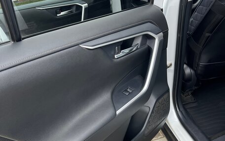 Toyota RAV4, 2019 год, 2 800 000 рублей, 16 фотография