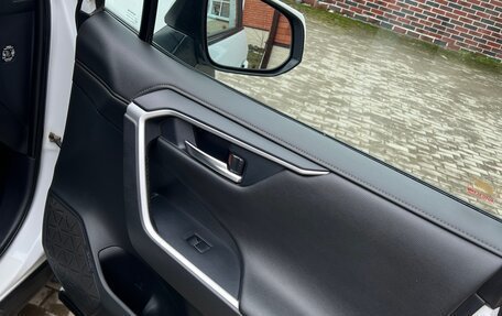 Toyota RAV4, 2019 год, 2 800 000 рублей, 15 фотография