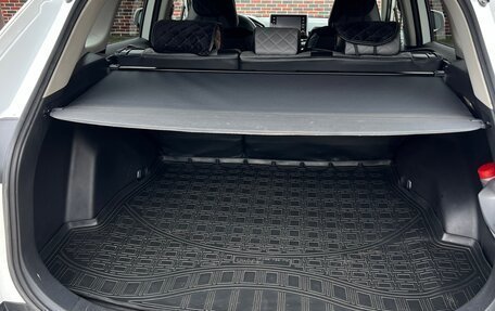 Toyota RAV4, 2019 год, 2 800 000 рублей, 21 фотография