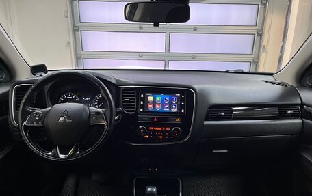 Mitsubishi Outlander III рестайлинг 3, 2019 год, 2 100 000 рублей, 11 фотография