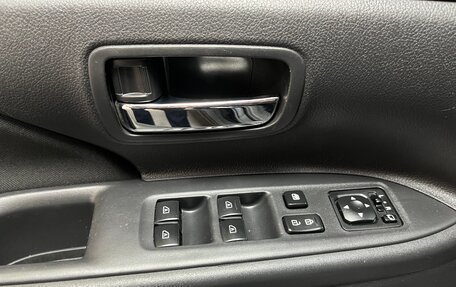 Mitsubishi Outlander III рестайлинг 3, 2019 год, 2 100 000 рублей, 10 фотография