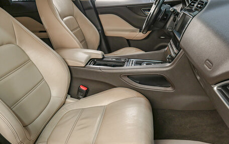 Jaguar E-Pace, 2017 год, 2 919 000 рублей, 12 фотография