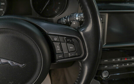 Jaguar E-Pace, 2017 год, 2 919 000 рублей, 15 фотография