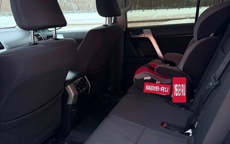 Toyota Land Cruiser Prado 150 рестайлинг 2, 2019 год, 6 150 000 рублей, 12 фотография