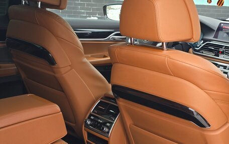 BMW 7 серия, 2018 год, 4 200 000 рублей, 32 фотография