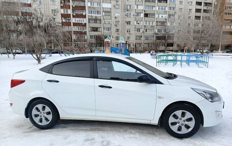 Hyundai Solaris II рестайлинг, 2015 год, 1 100 000 рублей, 3 фотография