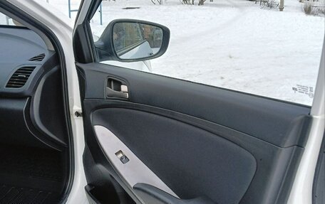 Hyundai Solaris II рестайлинг, 2015 год, 1 100 000 рублей, 14 фотография