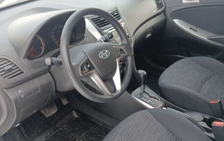 Hyundai Solaris II рестайлинг, 2015 год, 1 100 000 рублей, 20 фотография