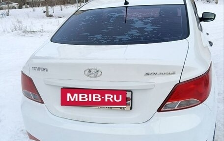 Hyundai Solaris II рестайлинг, 2015 год, 1 100 000 рублей, 25 фотография