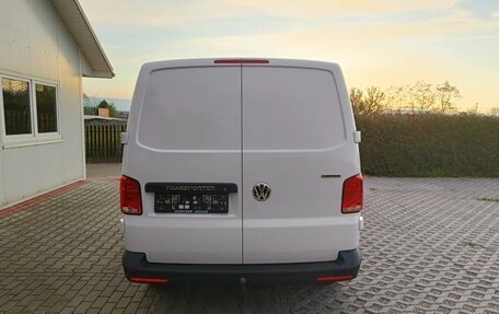 Volkswagen Transporter T6 рестайлинг, 2022 год, 2 800 000 рублей, 9 фотография