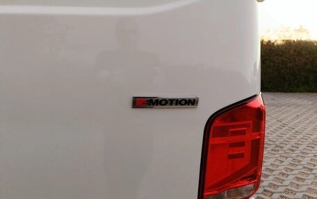 Volkswagen Transporter T6 рестайлинг, 2022 год, 2 800 000 рублей, 12 фотография