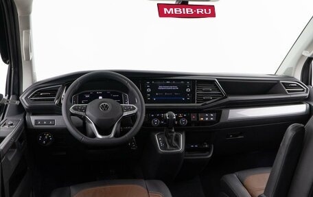 Volkswagen Multivan T6 рестайлинг, 2021 год, 8 899 050 рублей, 7 фотография