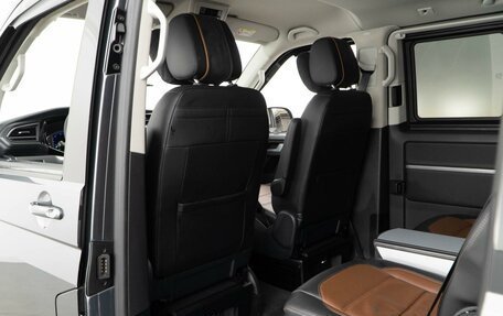 Volkswagen Multivan T6 рестайлинг, 2021 год, 8 899 050 рублей, 14 фотография