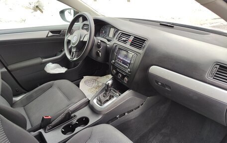Volkswagen Jetta VI, 2011 год, 799 000 рублей, 8 фотография