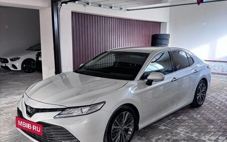 Toyota Camry, 2018 год, 2 700 000 рублей, 3 фотография