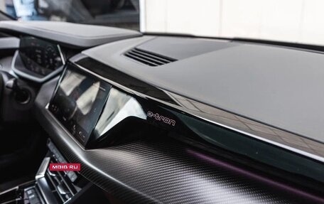 Audi RS e-tron GT, 2021 год, 15 000 000 рублей, 11 фотография