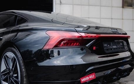 Audi RS e-tron GT, 2021 год, 15 000 000 рублей, 13 фотография