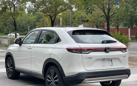 Honda Vezel, 2023 год, 2 160 000 рублей, 7 фотография