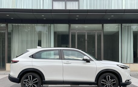 Honda Vezel, 2023 год, 2 160 000 рублей, 4 фотография