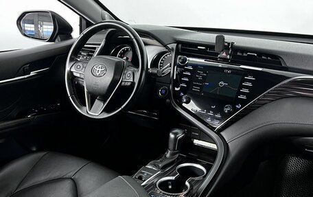 Toyota Camry, 2020 год, 3 050 000 рублей, 13 фотография