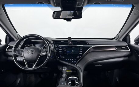 Toyota Camry, 2020 год, 3 050 000 рублей, 14 фотография