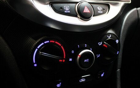 Hyundai Solaris II рестайлинг, 2012 год, 899 000 рублей, 13 фотография