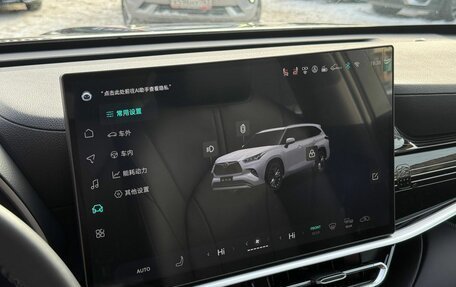 Toyota Highlander, 2025 год, 5 350 000 рублей, 32 фотография