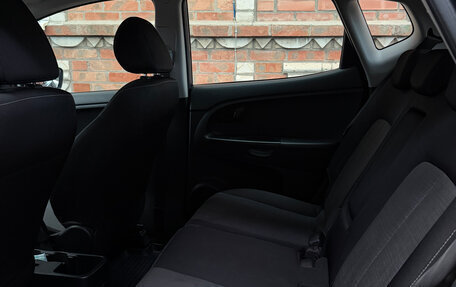 KIA Venga I, 2011 год, 800 000 рублей, 11 фотография