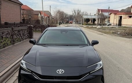 Toyota Camry, 2025 год, 2 550 000 рублей, 2 фотография