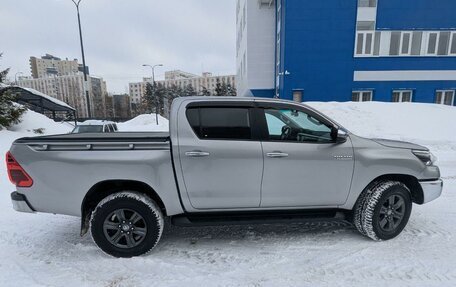 Toyota Hilux VIII, 2022 год, 5 300 000 рублей, 3 фотография