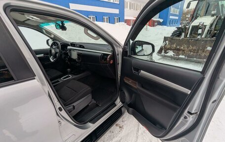 Toyota Hilux VIII, 2022 год, 5 300 000 рублей, 12 фотография