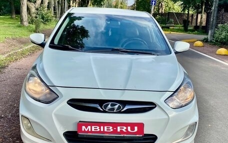 Hyundai Solaris II рестайлинг, 2012 год, 580 000 рублей, 1 фотография