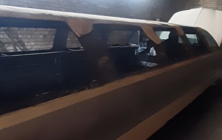 Lincoln Town Car III рестайлинг, 2002 год, 1 500 000 рублей, 4 фотография