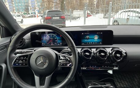 Mercedes-Benz A-Класс, 2019 год, 2 650 000 рублей, 9 фотография