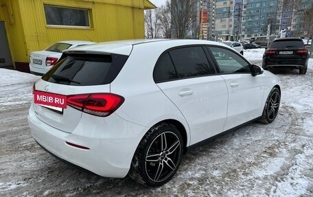 Mercedes-Benz A-Класс, 2019 год, 2 650 000 рублей, 5 фотография