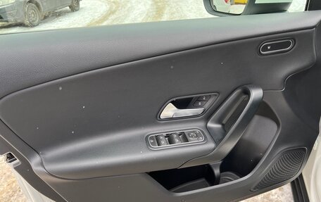 Mercedes-Benz A-Класс, 2019 год, 2 650 000 рублей, 13 фотография