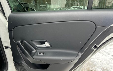 Mercedes-Benz A-Класс, 2019 год, 2 650 000 рублей, 17 фотография