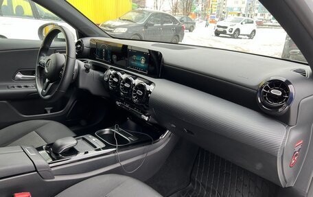 Mercedes-Benz A-Класс, 2019 год, 2 650 000 рублей, 18 фотография