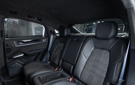 Porsche Cayenne III, 2025 год, 29 990 000 рублей, 29 фотография