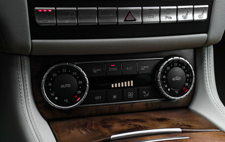 Mercedes-Benz CLS, 2015 год, 4 200 000 рублей, 29 фотография