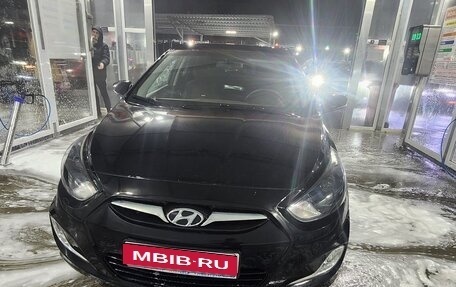 Hyundai Solaris II рестайлинг, 2011 год, 690 000 рублей, 1 фотография