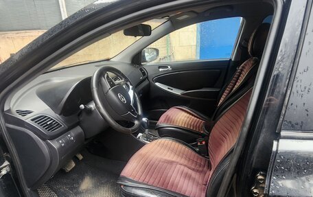 Hyundai Solaris II рестайлинг, 2011 год, 690 000 рублей, 9 фотография