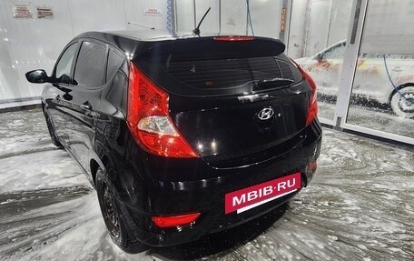 Hyundai Solaris II рестайлинг, 2011 год, 690 000 рублей, 5 фотография