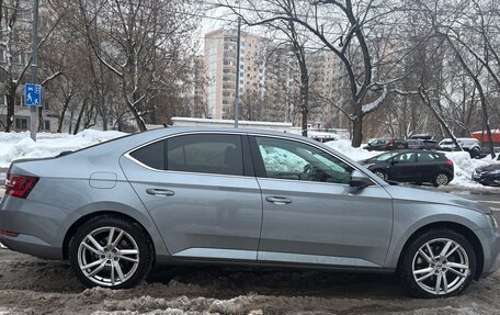 Skoda Superb III рестайлинг, 2018 год, 2 350 000 рублей, 4 фотография