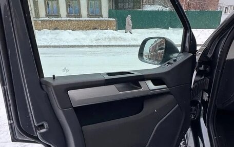 Volkswagen Multivan T6 рестайлинг, 2016 год, 2 450 000 рублей, 7 фотография