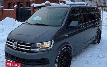 Volkswagen Multivan T6 рестайлинг, 2016 год, 2 450 000 рублей, 5 фотография
