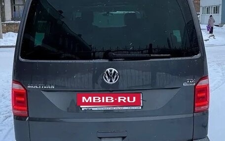 Volkswagen Multivan T6 рестайлинг, 2016 год, 2 450 000 рублей, 3 фотография