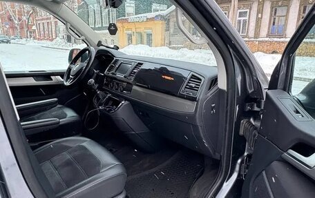 Volkswagen Multivan T6 рестайлинг, 2016 год, 2 450 000 рублей, 8 фотография