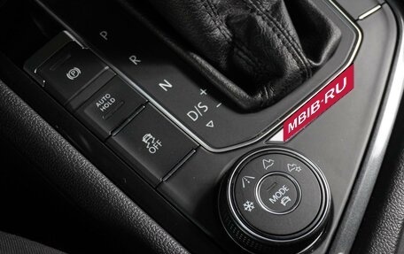 Volkswagen Tiguan II, 2016 год, 2 499 000 рублей, 19 фотография