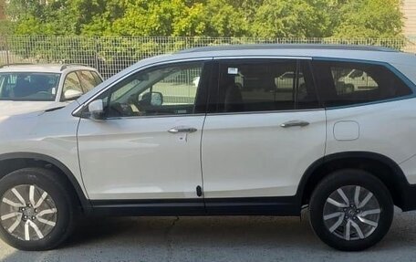 Honda Pilot III рестайлинг, 2019 год, 5 500 000 рублей, 1 фотография